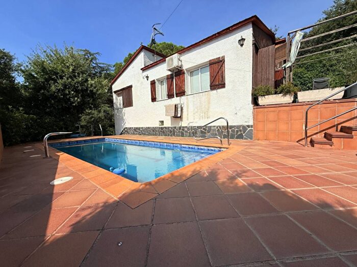 Casa en venta en Riells i Viabrea, Girona de 2 habitaciones