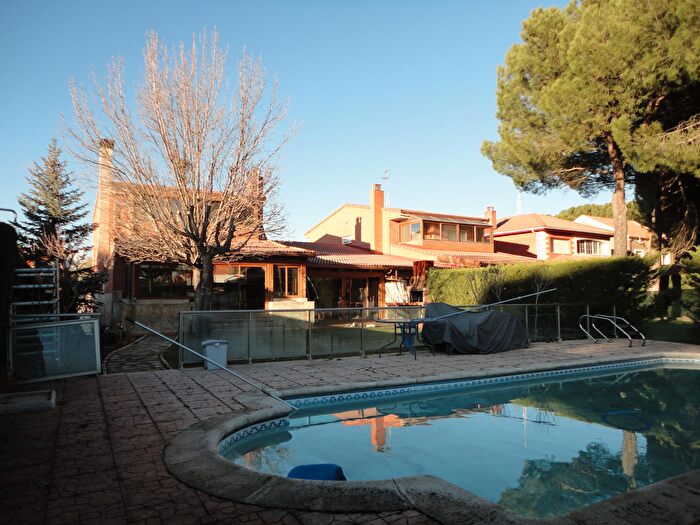 Casa en venta en Simancas, Valladolid de 4 habitaciones