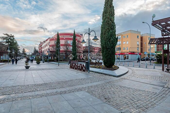 Casas en venta y pisos alquiler - 1