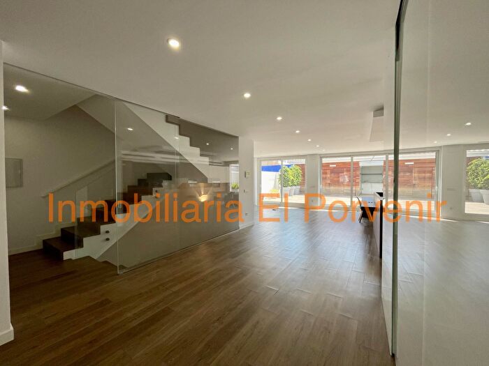 Casas en venta y pisos alquiler - 3