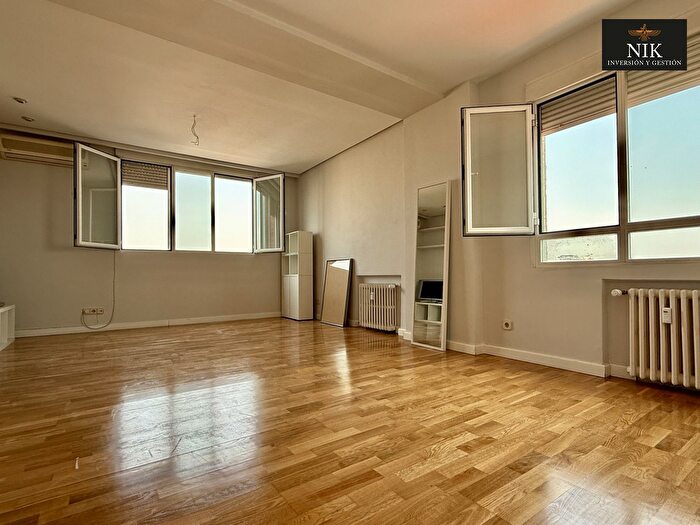 Casas en venta y pisos alquiler - 1