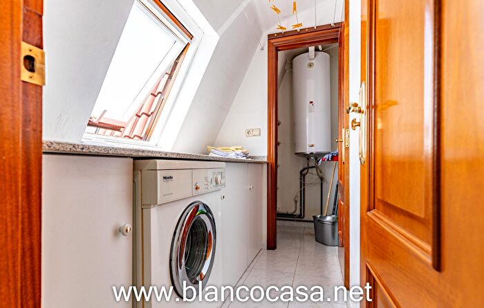 Casas en venta y pisos alquiler - 3