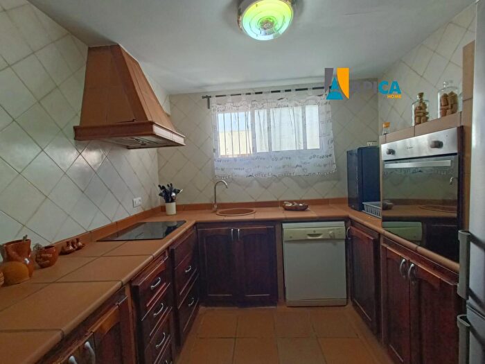 Casas en venta y pisos alquiler - 2