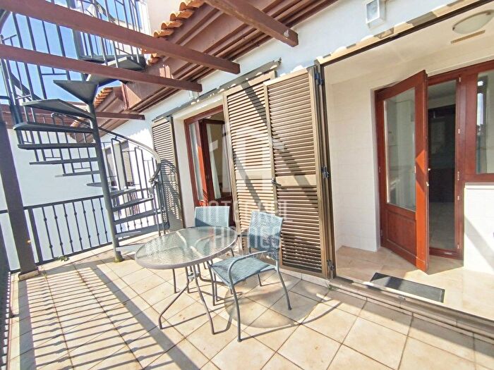 Casas en venta y pisos alquiler - 3