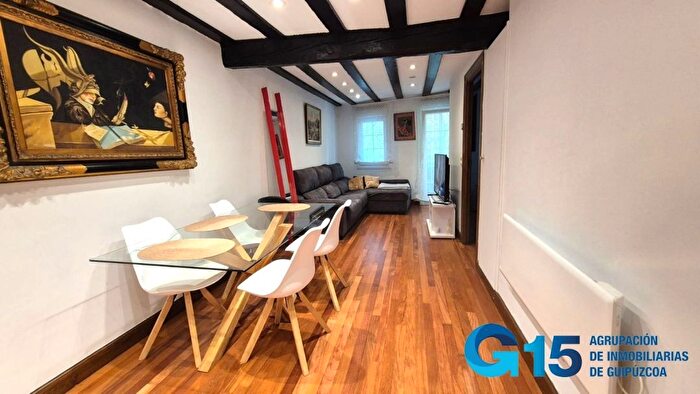 Casas en venta y pisos alquiler - 1