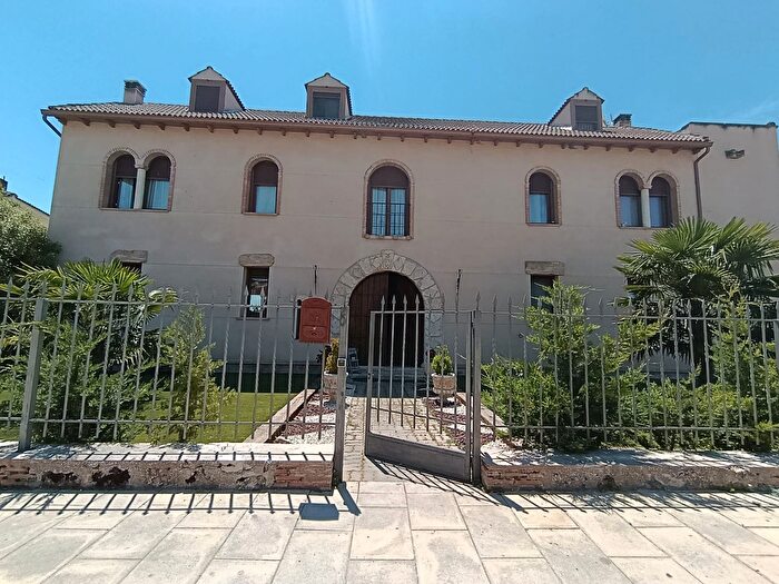 Casa en venta en Albalate de Zorita, Guadalajara de 7 habitaciones