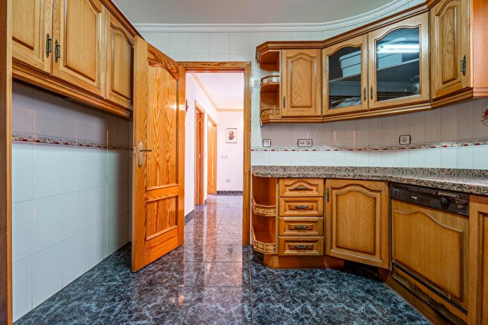 Casas en venta y pisos alquiler - 3