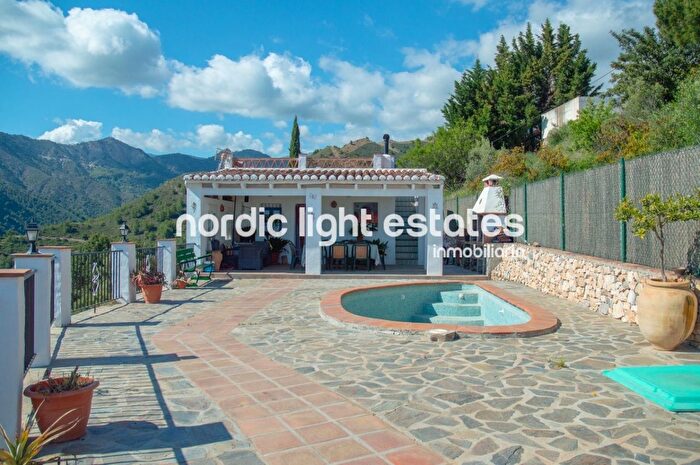 Casa en venta en Frigiliana, Málaga de 2 habitaciones