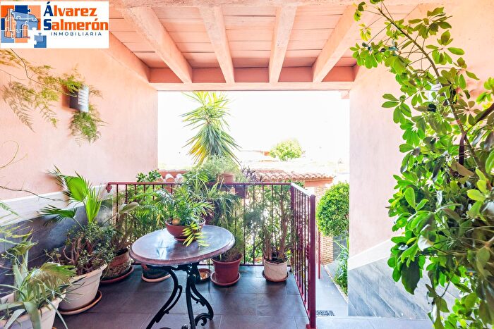 Casas en venta y pisos alquiler - 1