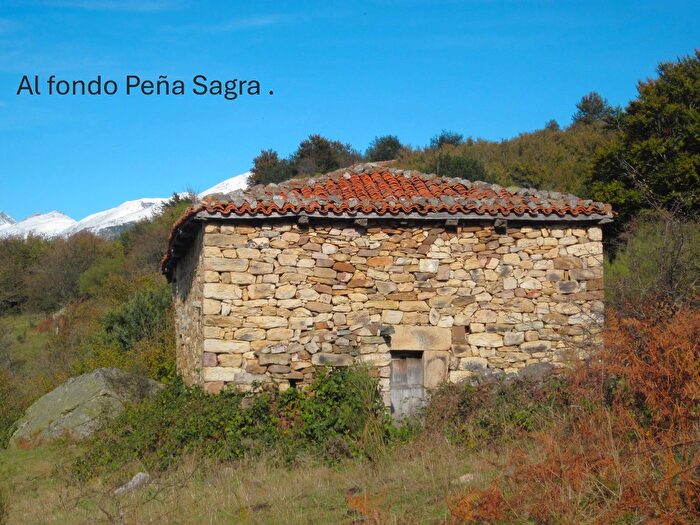 Casa en venta en Polaciones, Cantabria