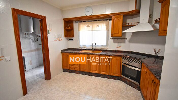 Casas en venta y pisos alquiler - 3