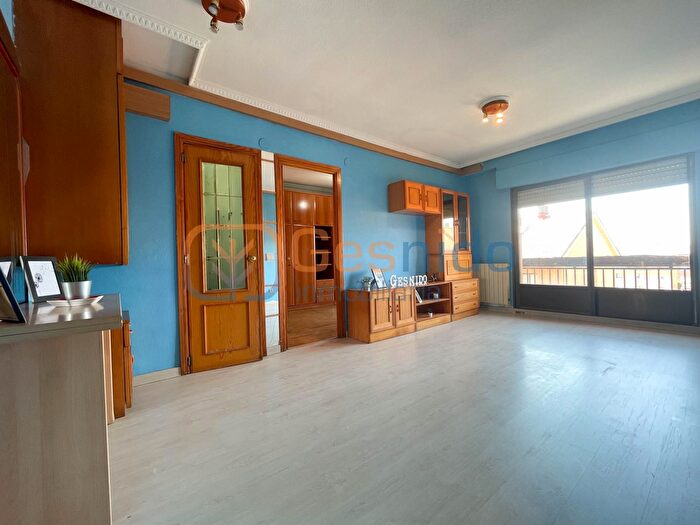 Casas en venta y pisos alquiler - 1