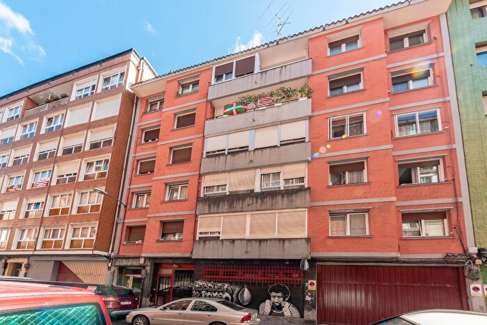 Casas en venta y pisos alquiler - 1