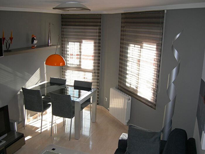 Casas en venta y pisos alquiler - 1
