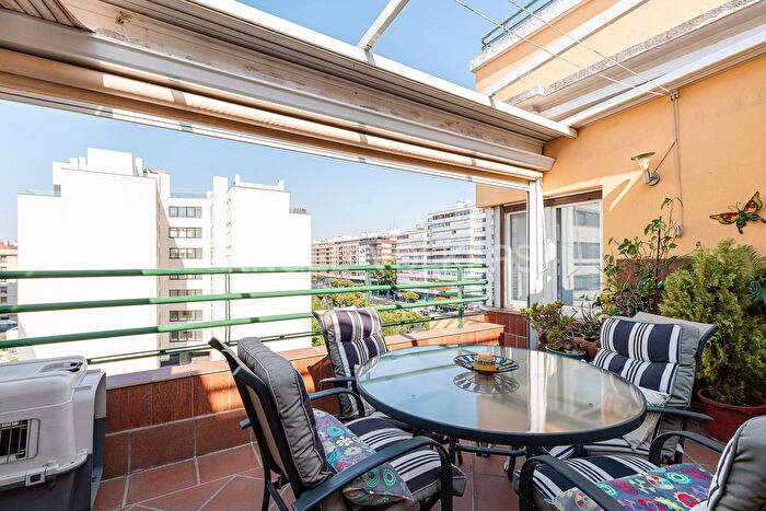Piso en venta en Chamberí, Ríos Rosas Nuevos Ministerios de 4 habitaciones
