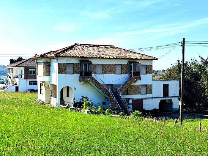 Casa en venta en Herrera, Camargo de 5 habitaciones