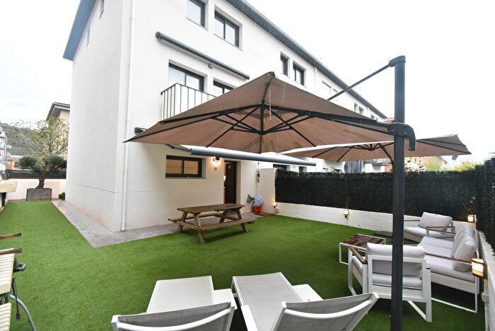 Casas en venta y pisos alquiler - 1