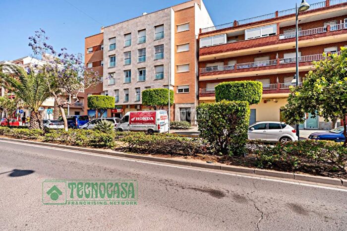 Casas en venta y pisos alquiler - 1