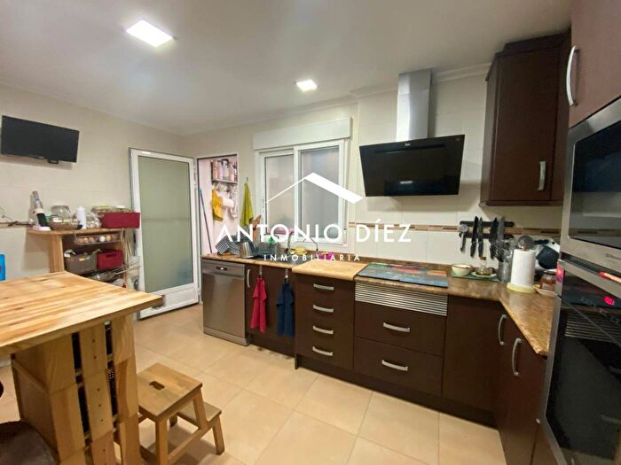 Casas en venta y pisos alquiler - 2