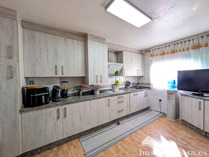 Casas en venta y pisos alquiler - 3
