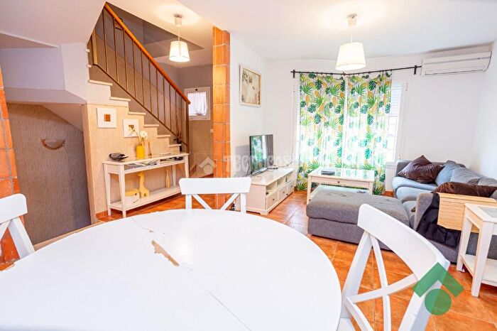 Casas en venta y pisos alquiler - 3
