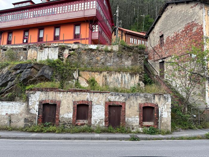 Casas en venta y pisos alquiler - 3