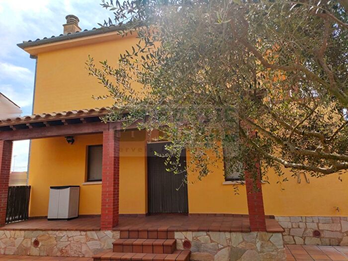 Casa en venta en Cataluña, Girona de 4 habitaciones