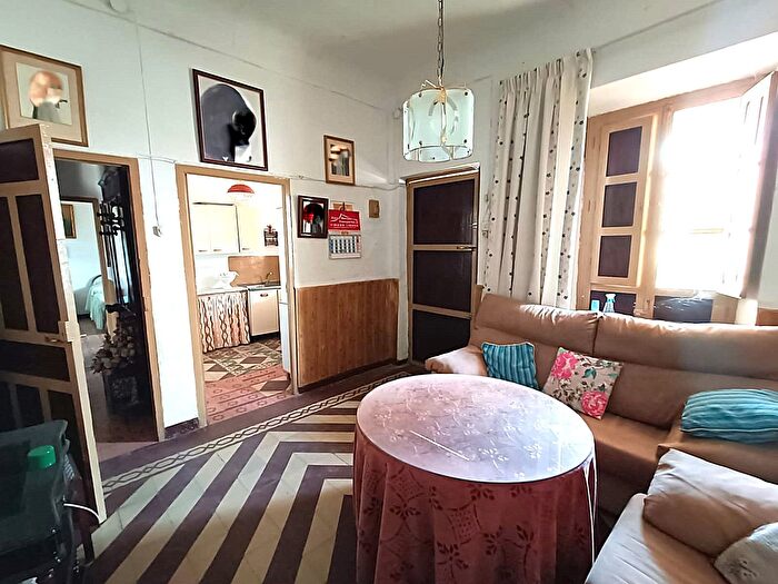Casas en venta y pisos alquiler - 3