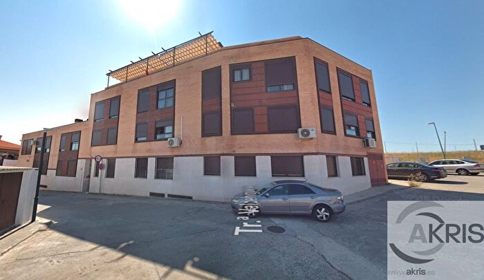 Casas en venta y pisos alquiler - 1