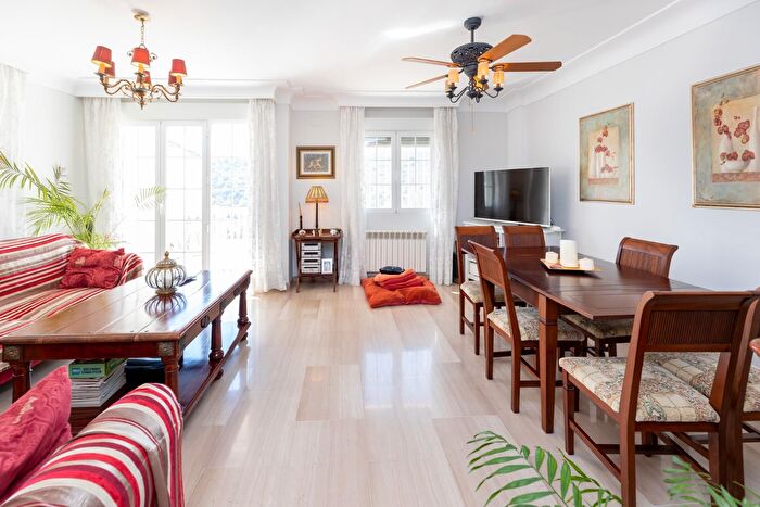Casas en venta y pisos alquiler - 3