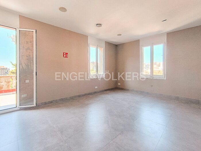 Casas en venta y pisos alquiler - 1