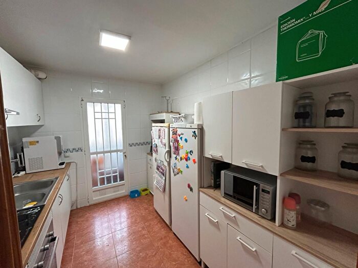 Casas en venta y pisos alquiler - 3
