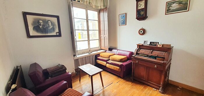 Casas en venta y pisos alquiler - 3