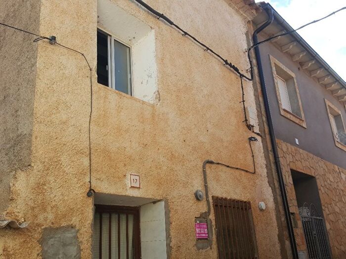 Casas en venta y pisos alquiler - 1