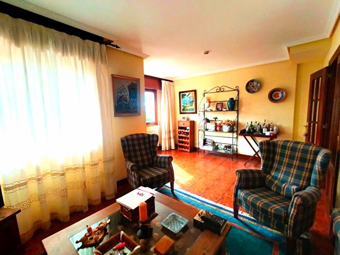 Casas en venta y pisos alquiler - 3