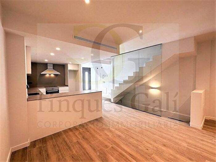 Casas en venta y pisos alquiler - 1