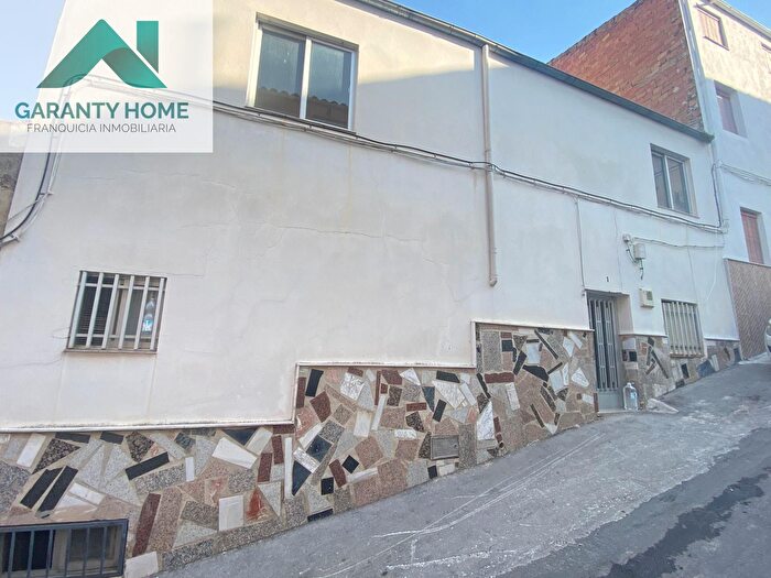 Casa en venta en Fuensanta de Martos, Jaén de 2 habitaciones