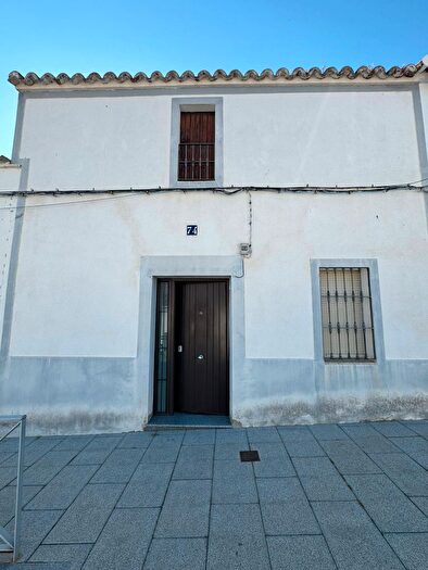 Casas en venta y pisos alquiler - 1