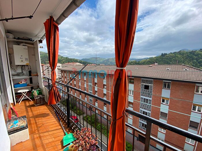 Casas en venta y pisos alquiler - 1