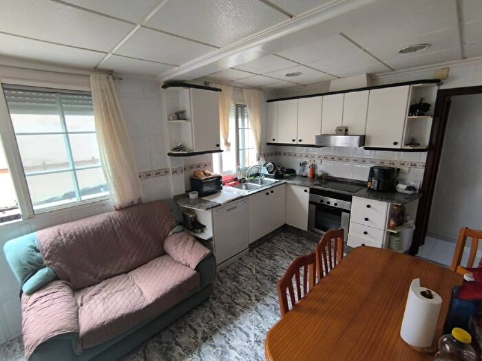 Casas en venta y pisos alquiler - 1