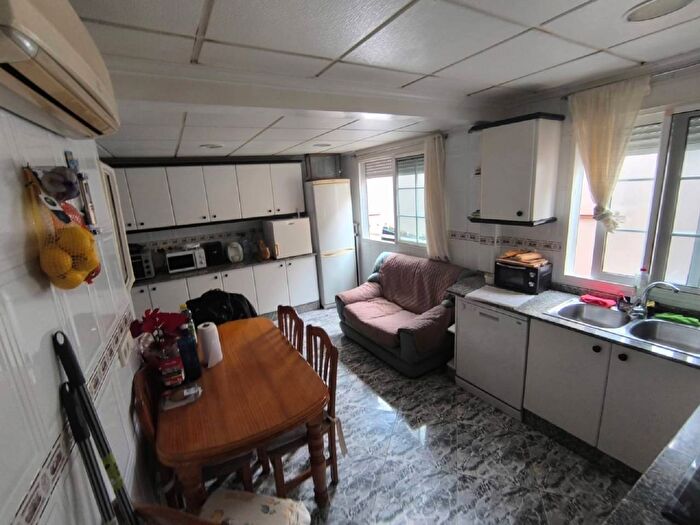 Casas en venta y pisos alquiler - 2