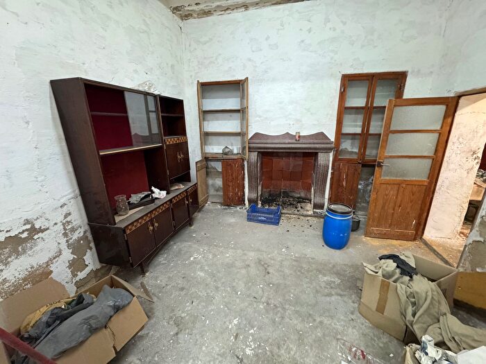 Casas en venta y pisos alquiler - 1