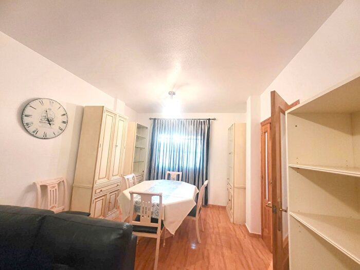 Casas en venta y pisos alquiler - 2