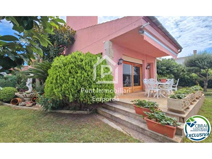 Casa en venta en Nord, Roses de 4 habitaciones