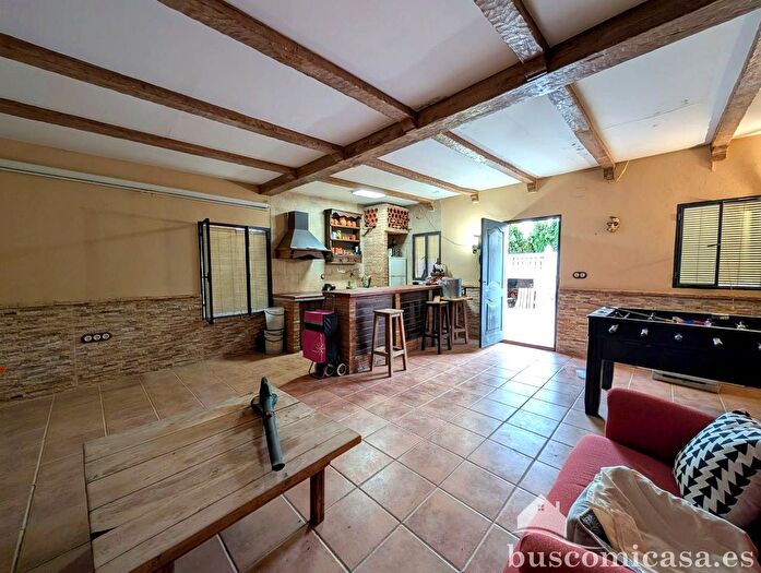 Casas en venta y pisos alquiler - 3