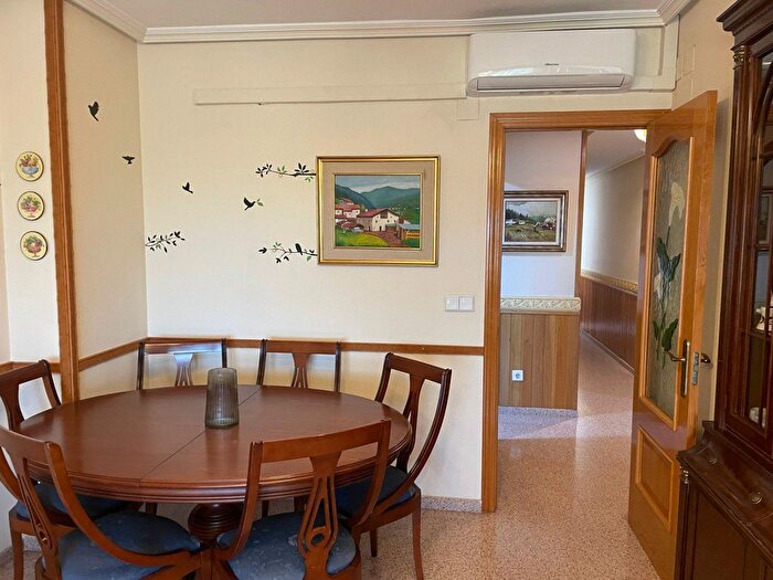 Casas en venta y pisos alquiler - 2