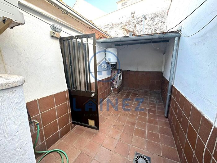 Casas en venta y pisos alquiler - 3