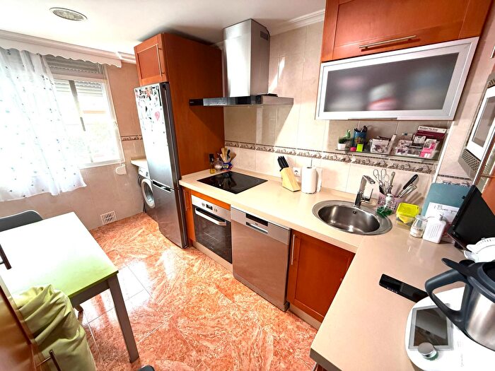 Casas en venta y pisos alquiler - 1