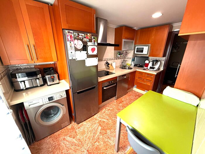 Casas en venta y pisos alquiler - 2