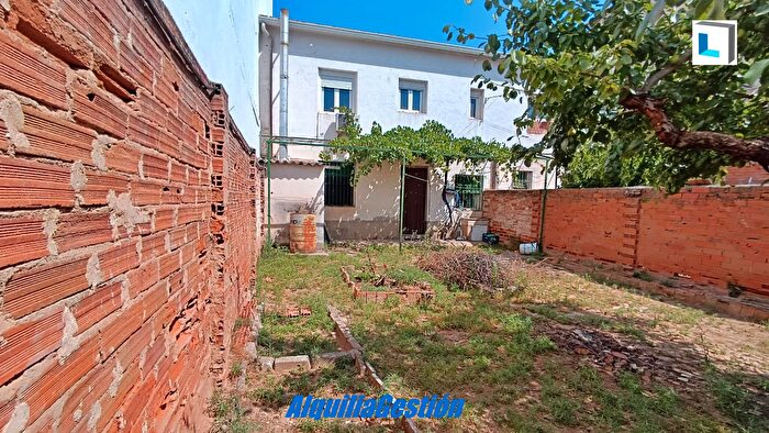 Casas en venta y pisos alquiler - 1
